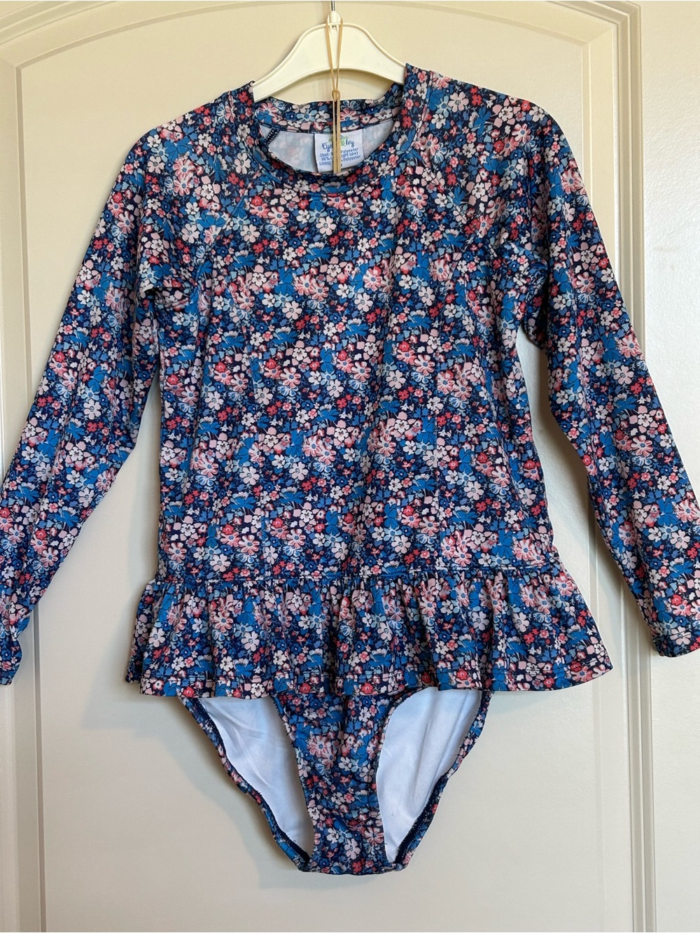 Sz8 Eyelet & Ivy Long Sleeve Rashguard and Matching Bottoms